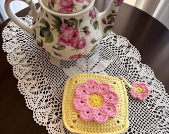 Handmade Crochet Flower Coin Purse,Mother day gift,Yellow Pink Cotton Zip Pouch,Floral Granny Square Bag with Floral Lining,Cottagecore Gift