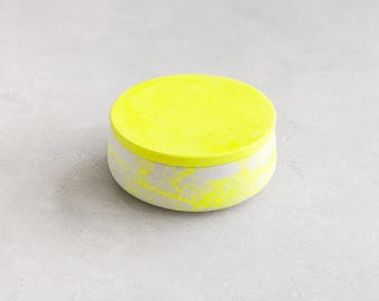 Marbled Bowl with Lid Mix'n'Match | Yellow & White Trinket Dish | Neon Decor | Handmade from Eco-Resin