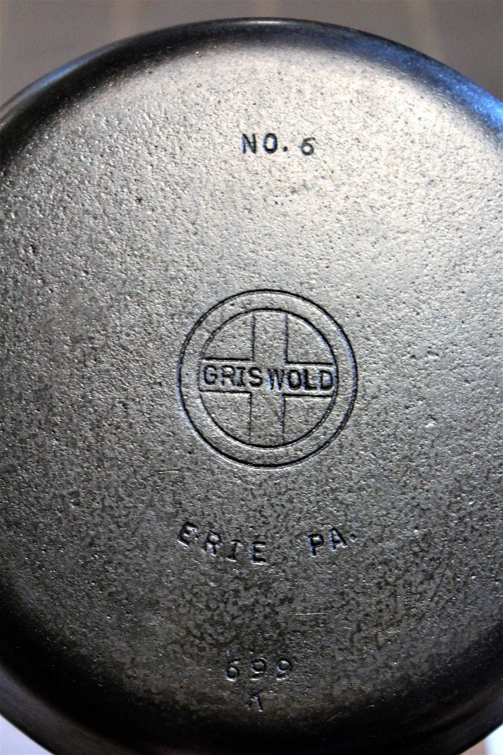 Griswold #6 Cast Iron Skillet, Small Block Logo, 699 K Griswold #6 Cast Iron Skillet, Small Block Logo, 699 K