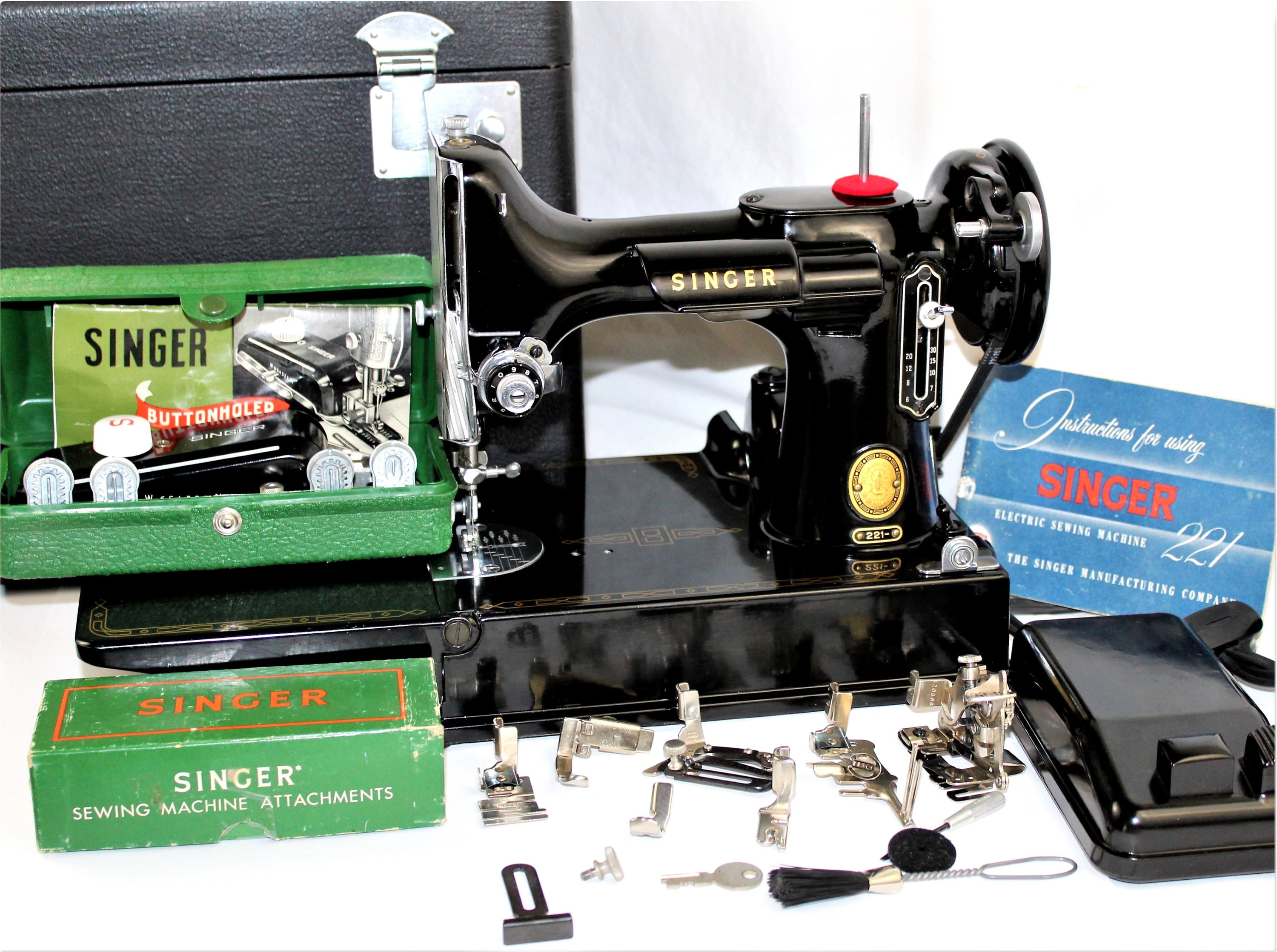 1955 Singer 221 Featherweight Sewing Machine, Cleaned and Serviced