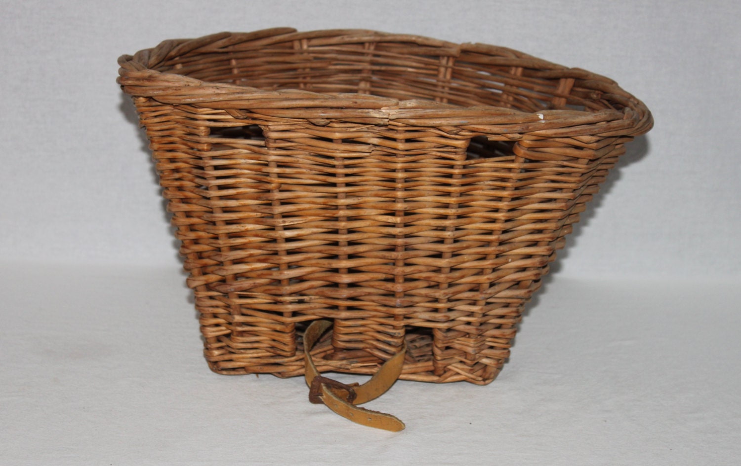 Vintage 1940s Wicker Bicycle Basket, Wicker Basket