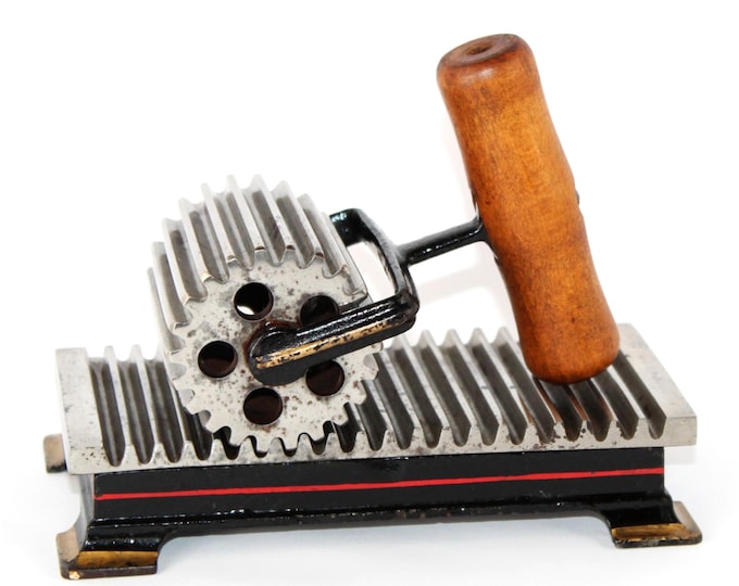 Antique 1880s American Machine Co. Fluting Iron: Hand Pleating Tool