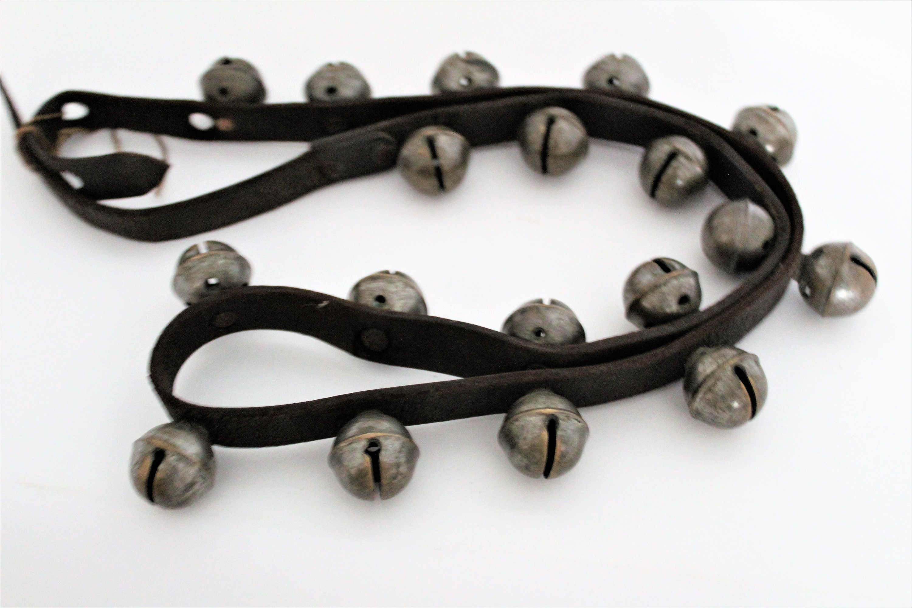 Sleigh Bells, 18 Brass Sleigh Bells, Antique Sleigh Bells, Farm House Decor