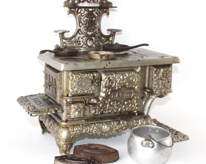 1890s Lancaster Brand Eagle Functioning Antique Toy Stove Hubley Cast Iron Collectible