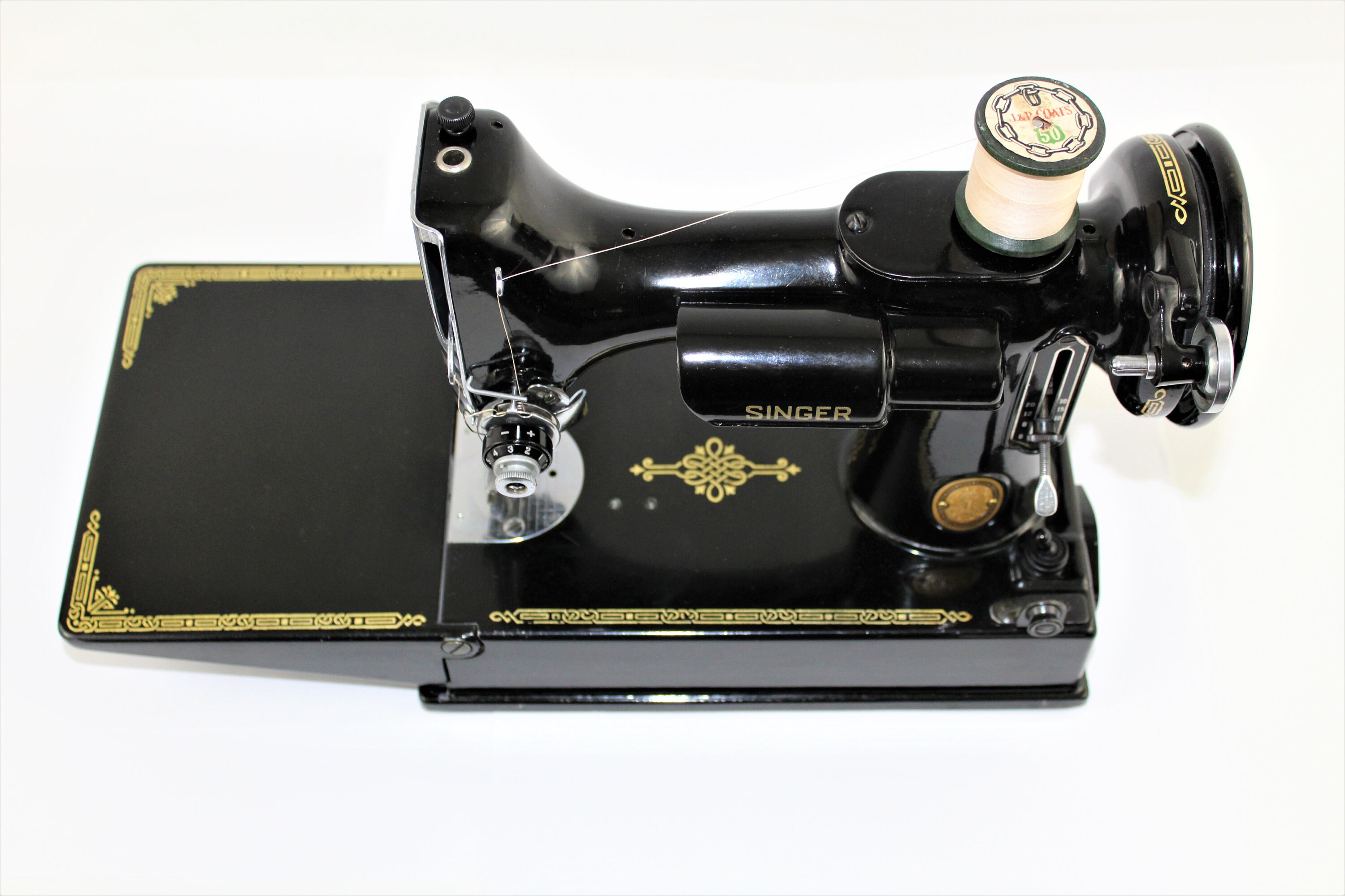 Singer Sewing Machine / Singer 221 / Precision Quilting / Singer
