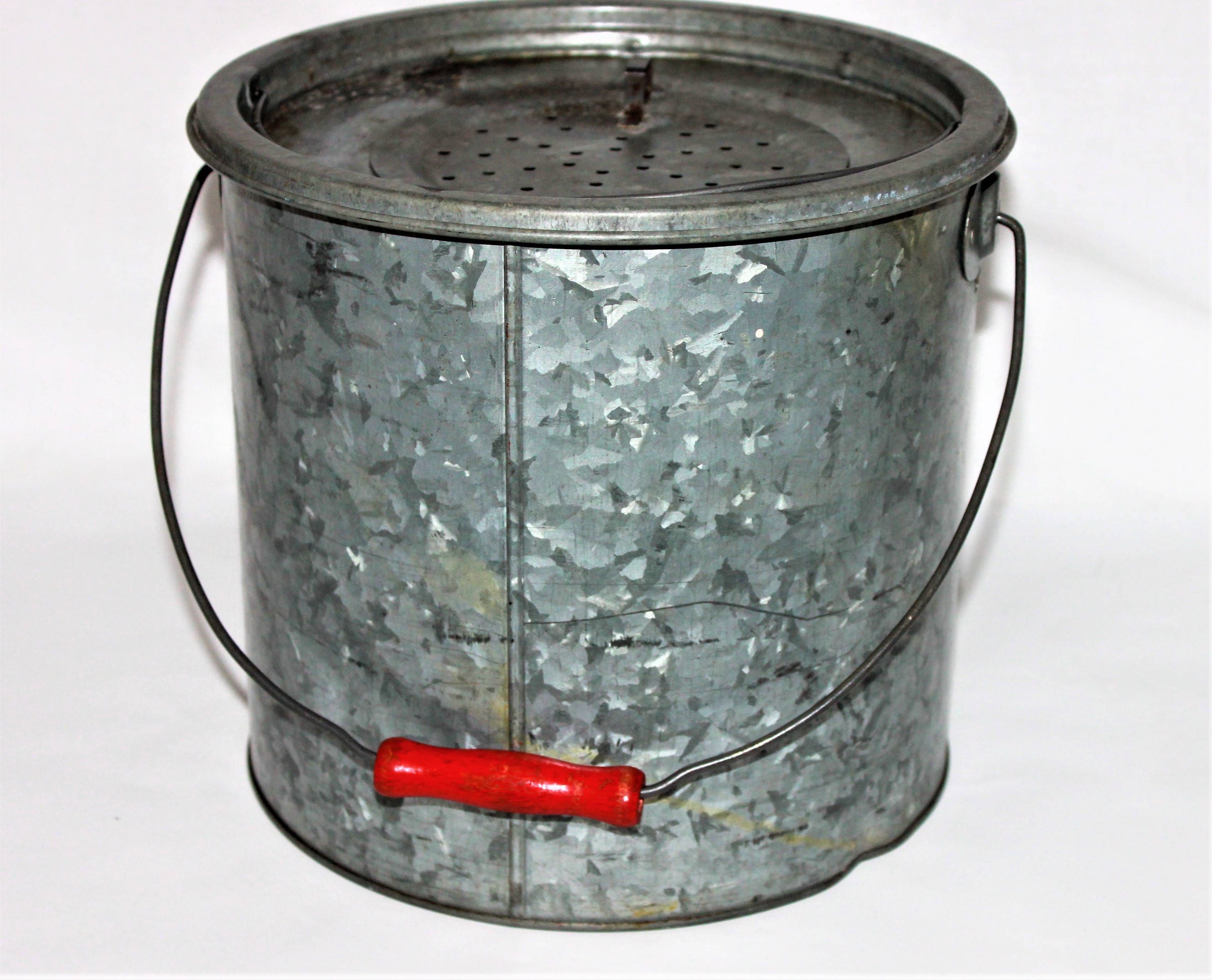 Revelation ''Minnow Life” Floating Minnow Bucket Model V6104 Galvanized