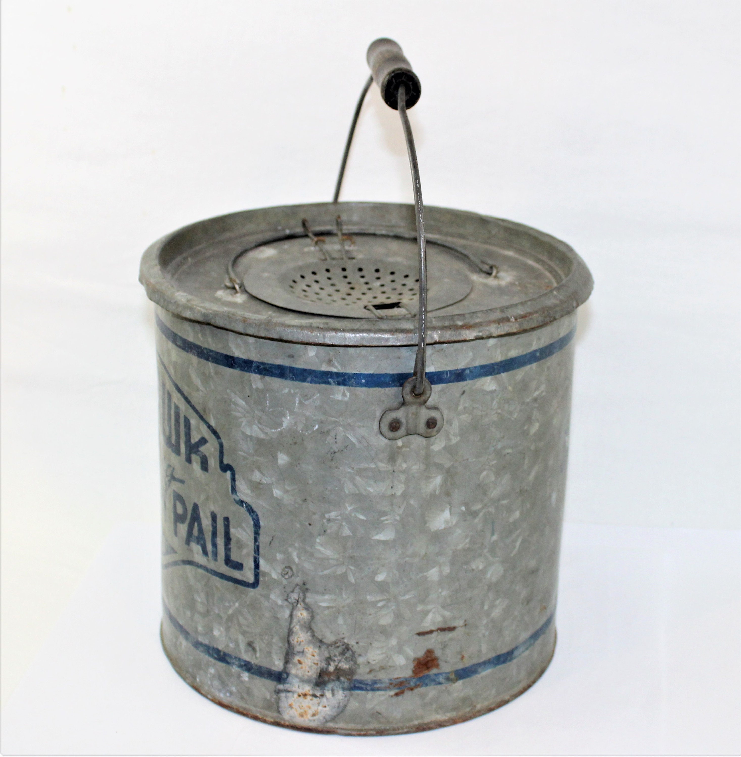 Vintage Frabills Fully Floating Min-O-Life Minnow Bucket GALVANIZED Metal  Minnow Pail, Fishing Gear, Bass, Trout Fishing Decor