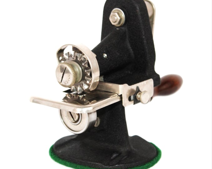 Vintage Singer Pinking Machine, Hand Operated, Singer Sewing