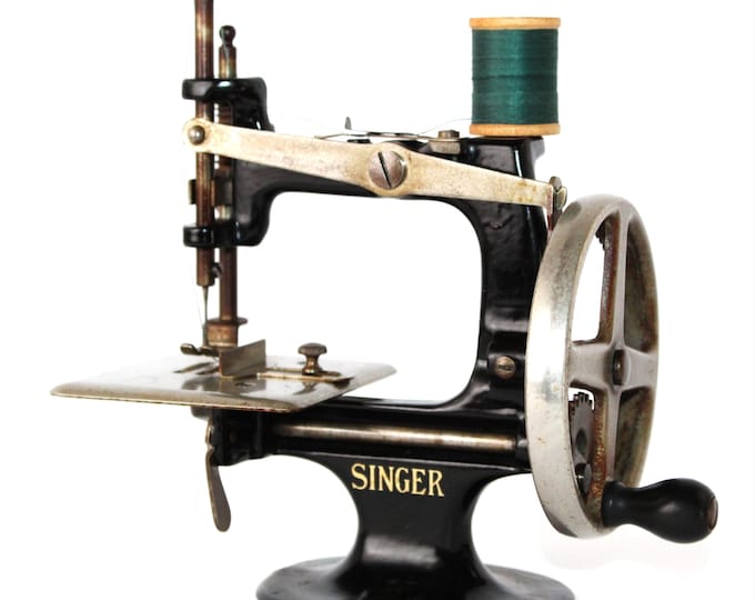 Antique 1910 Singer Sewhandy Sewing Machine Model #20