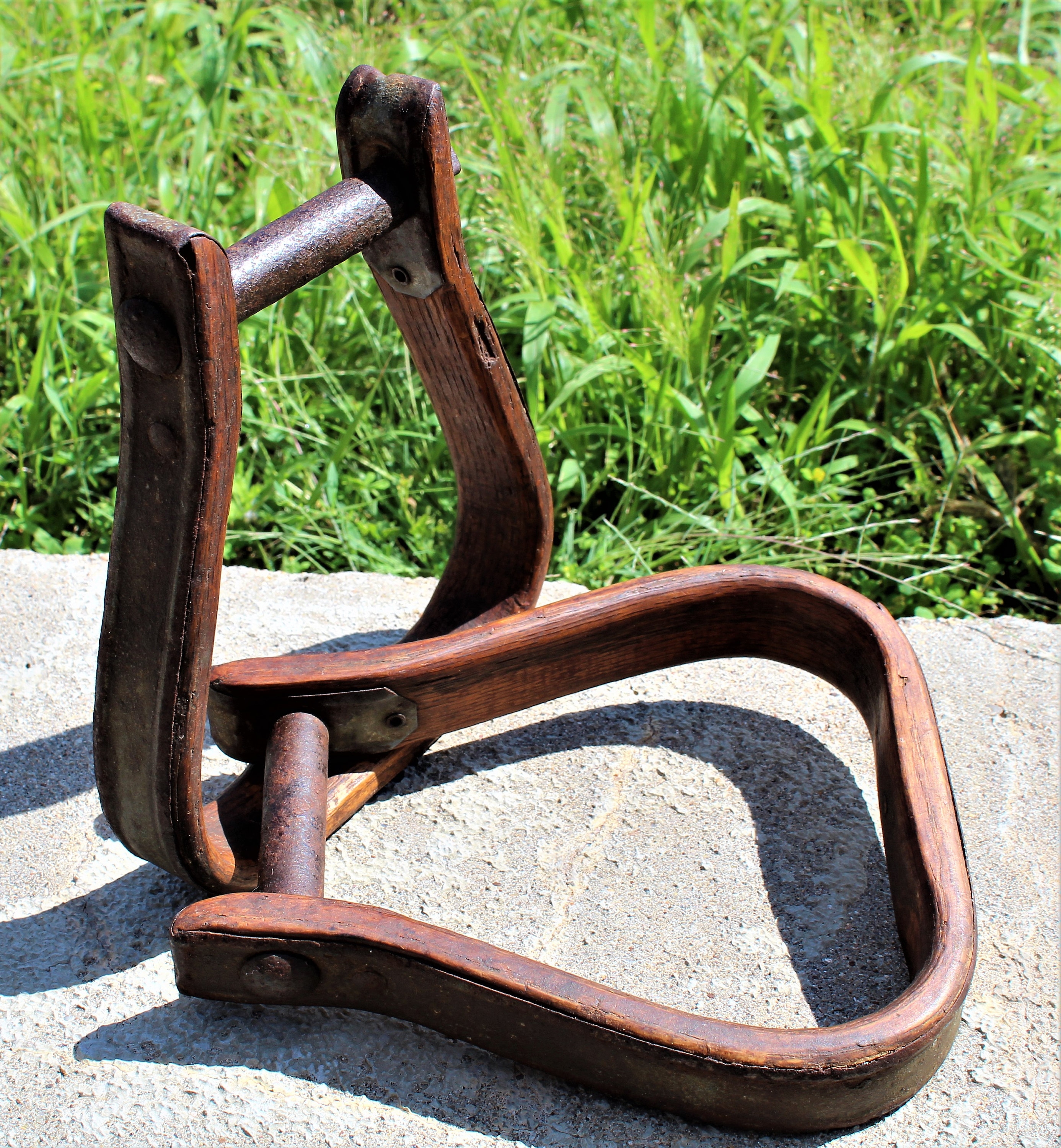 Antique Western Memorabilia / Oxbow Stirrups / Western Stirrups
