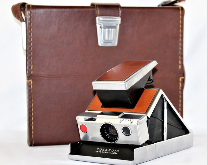 Polaroid SX-70 Land Camera with Leather Carry Case