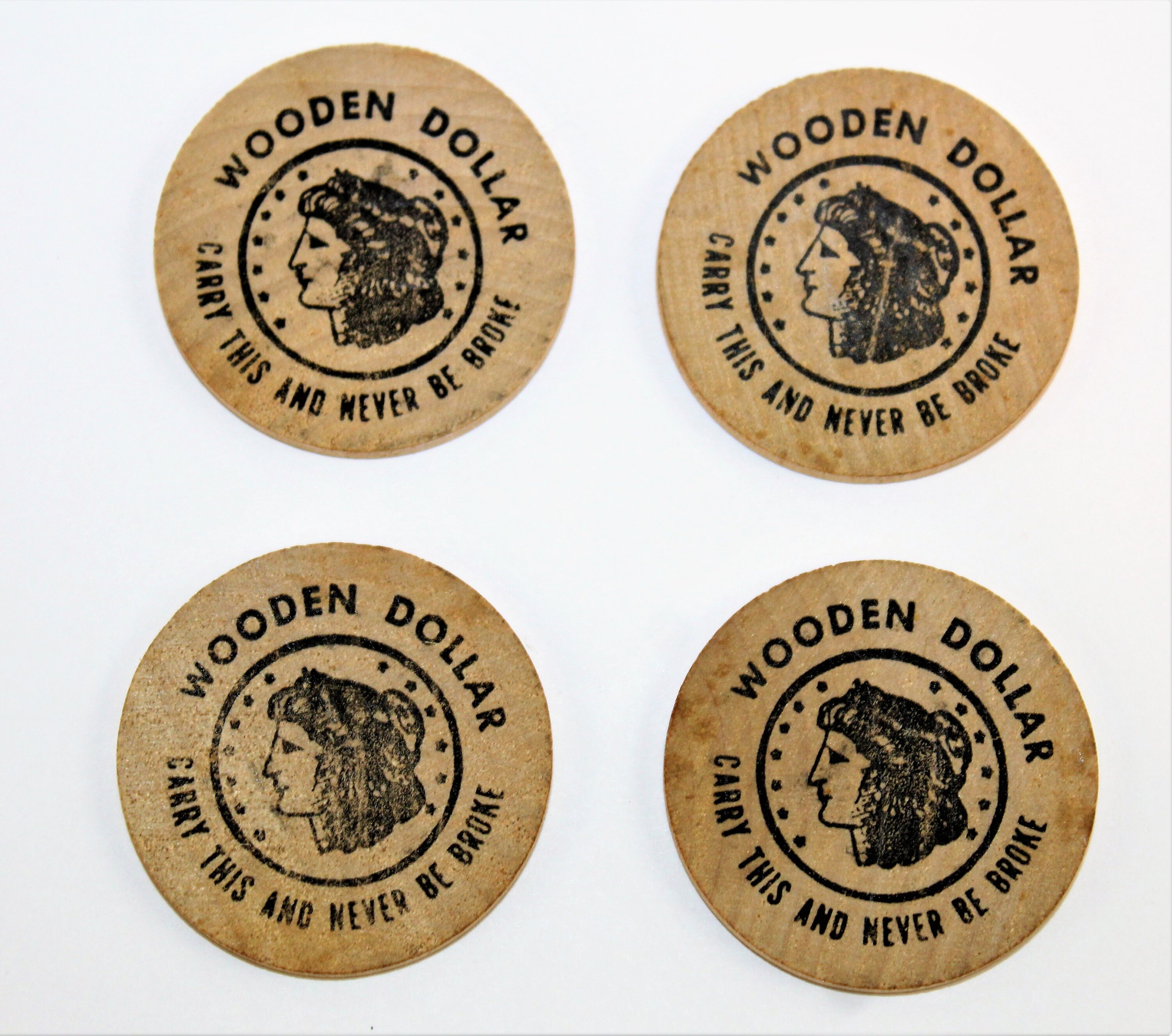 4 Vintage 1977 Wooden Dollar Tokens, Derby City Jim Beam Bottle Club