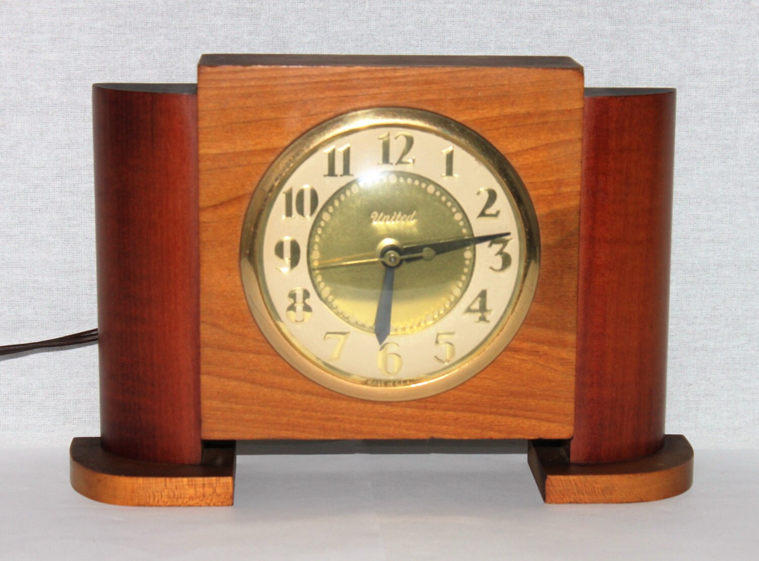 MidCentury Modern 1950s United Mantel Clock