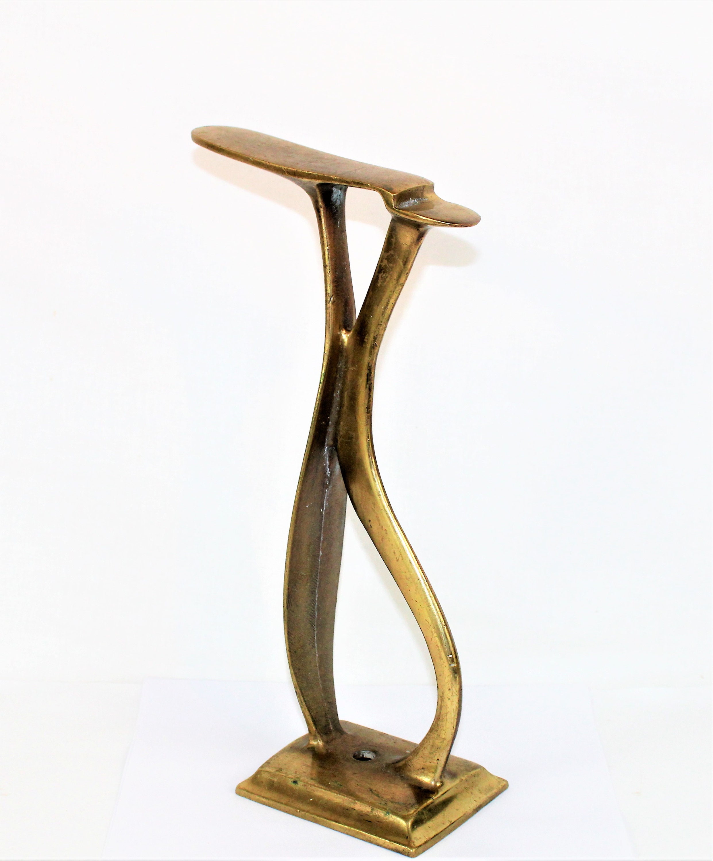 shoe polish stand