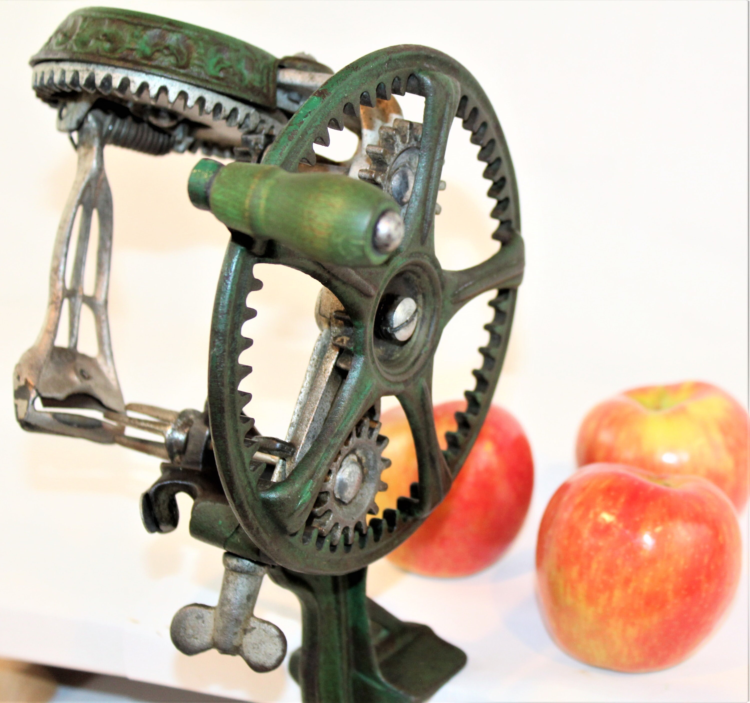 Irvins Tinware: Grandma's Apple Peeler Pallet Art