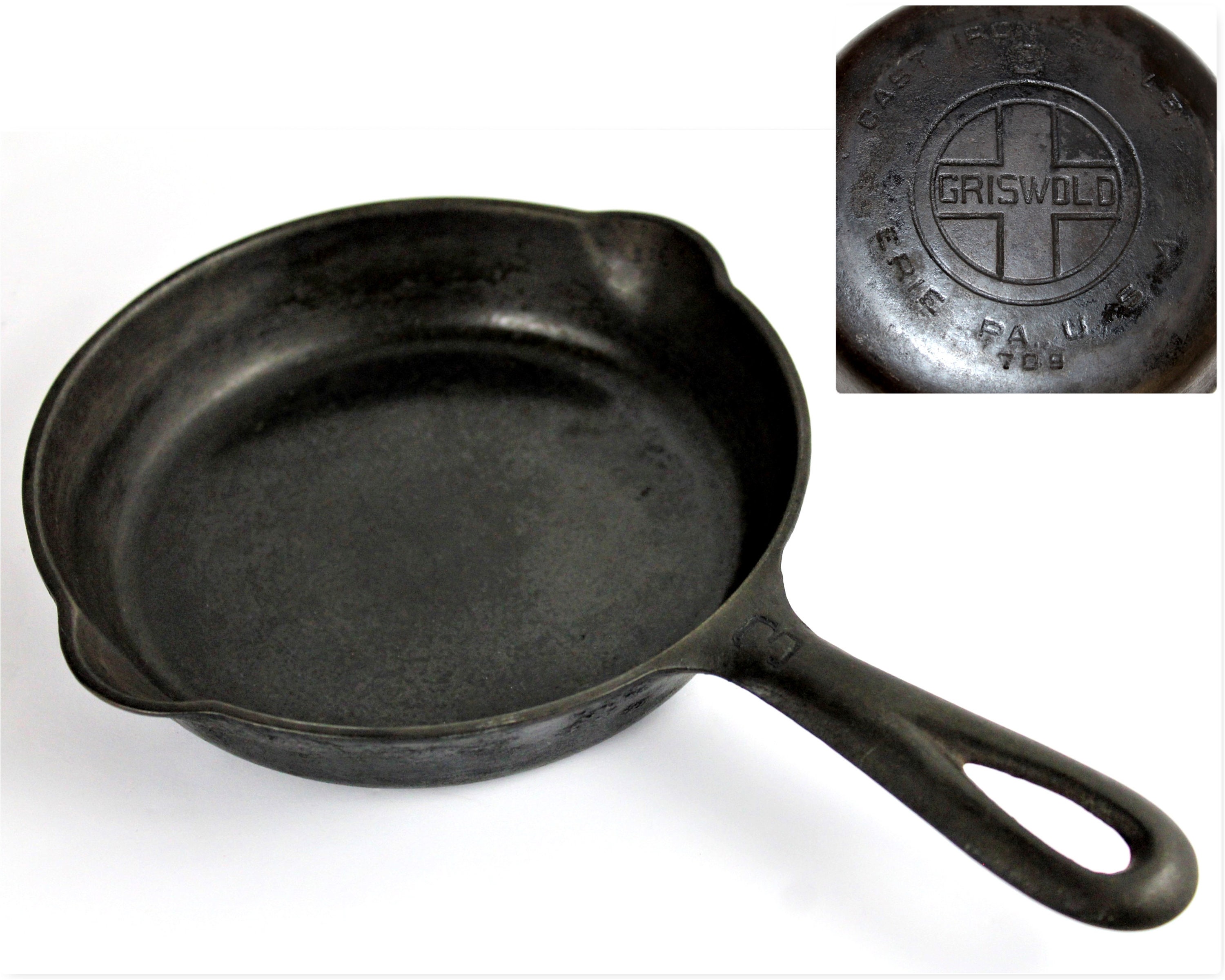 Griswold No. 3 Cast Iron Egg Skillet, Small Block Logo 709 – Cast