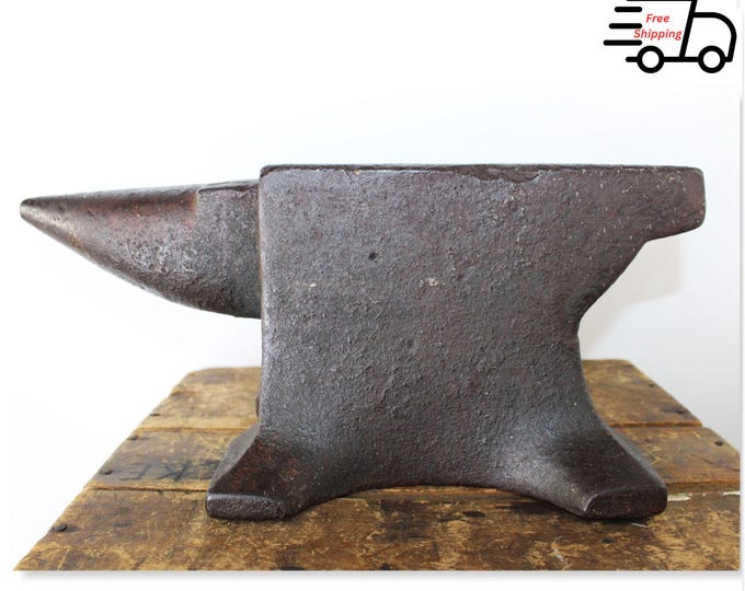 Vintage 50-pound Blacksmith Anvil for Metal Forging, Knifemaking, Foundry & Workshop