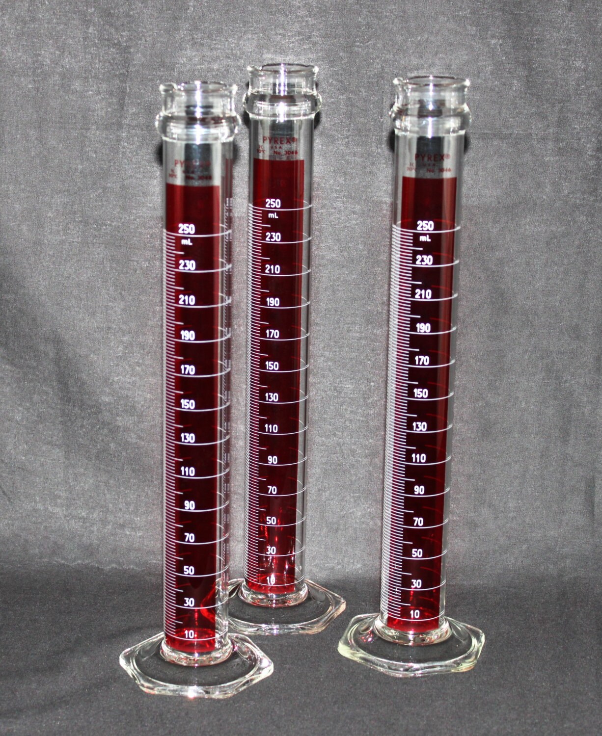 Laboratory Glassware, 250ml PYREX Lifetime Red Graduated Cylinder 3046