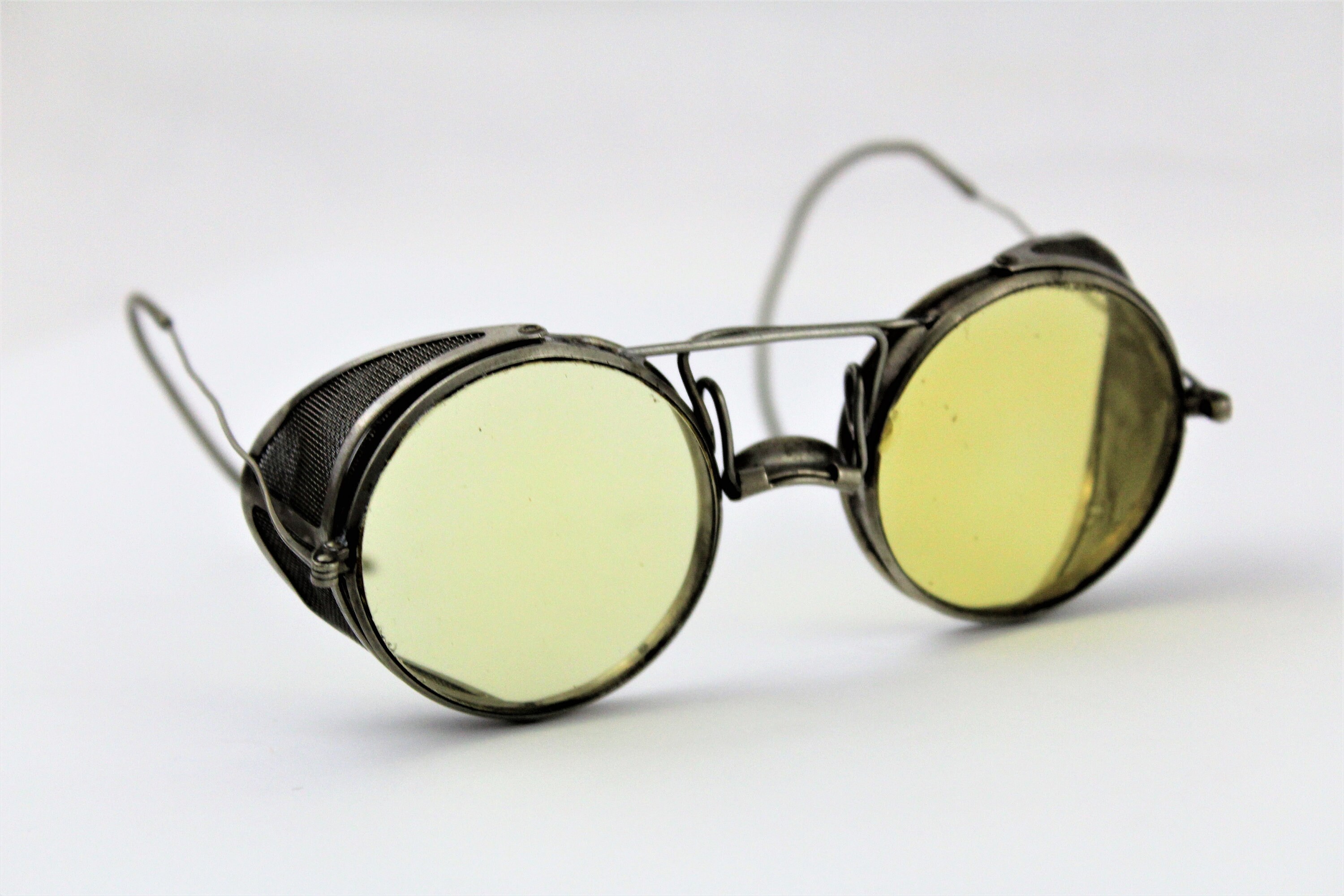 Antique 1917 Pair of Yellow Lens Wellsworth Safety Goggles