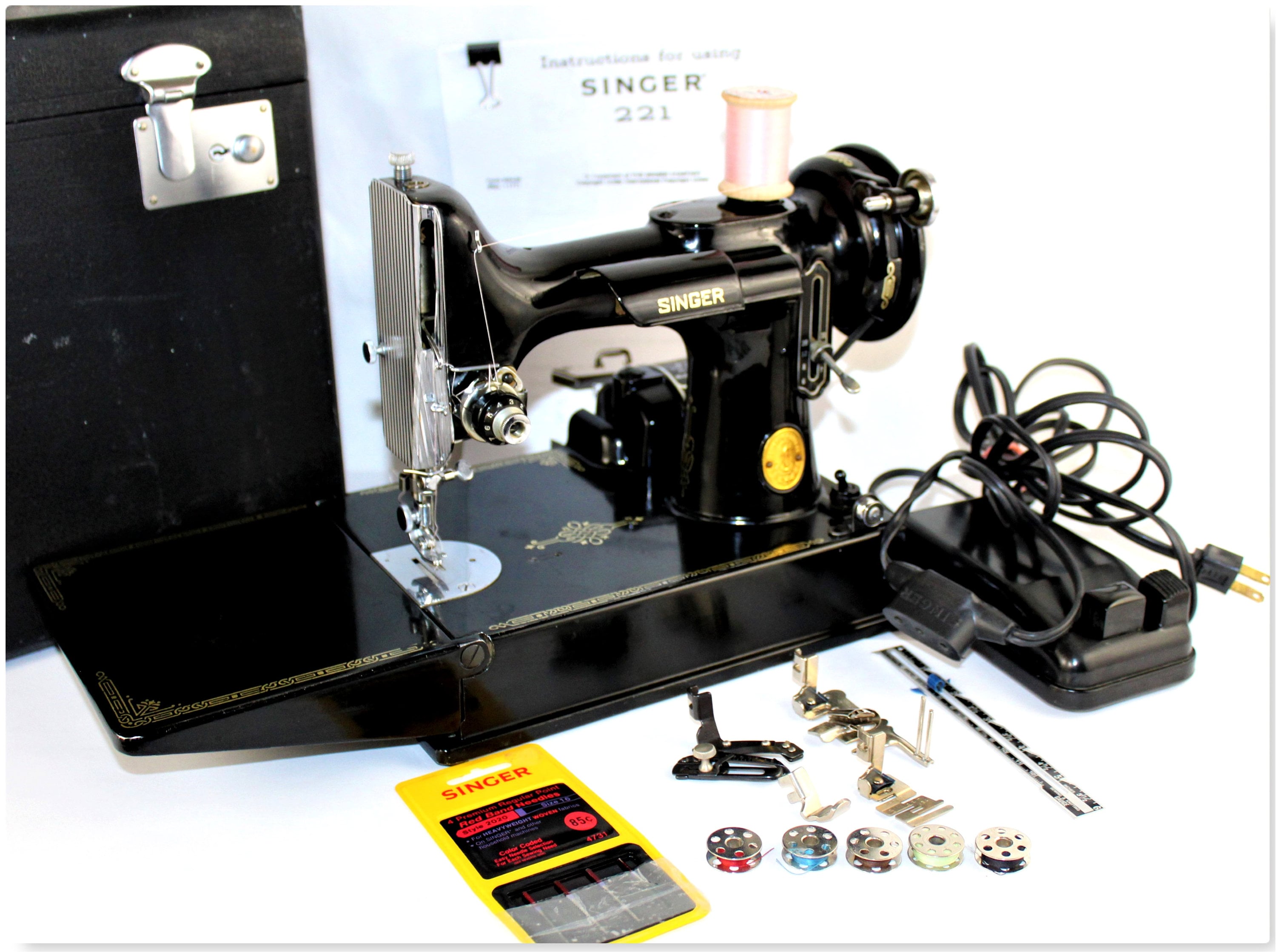 Singer Featherweight Sewing Machine, Singer 221, Cleaned and Serviced