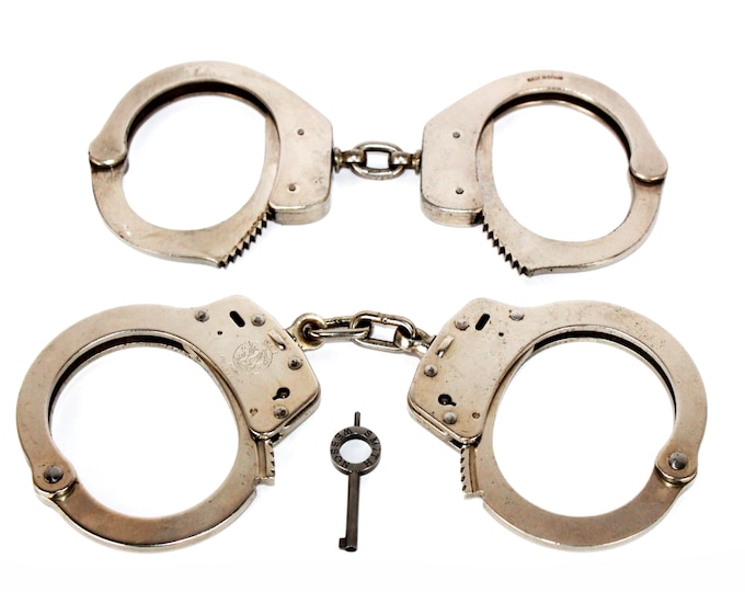 Professional-Grade Law Enforcement Handcuffs Set - Durable Metal Restraints for Police & Security