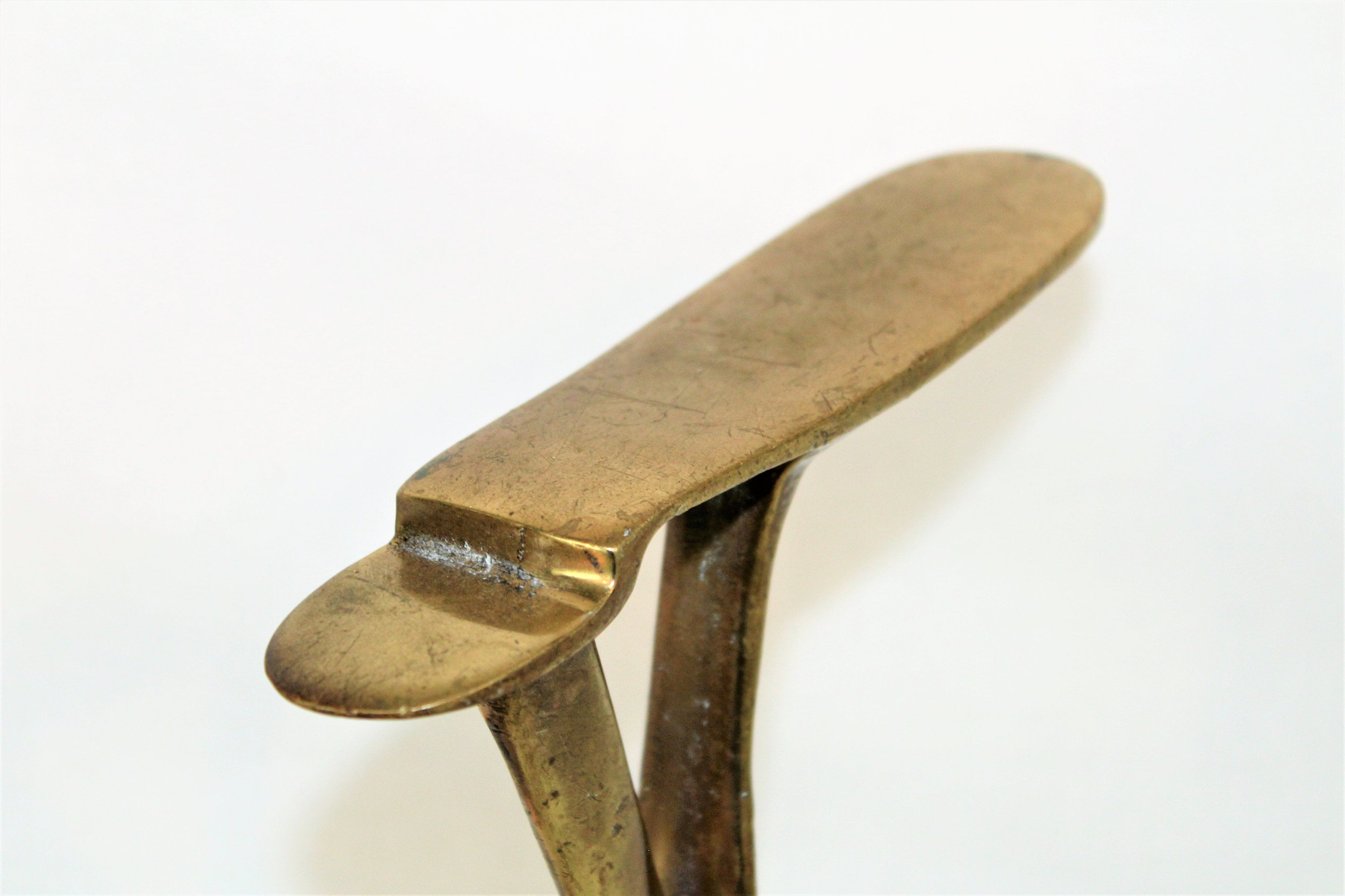 shoe polish stand
