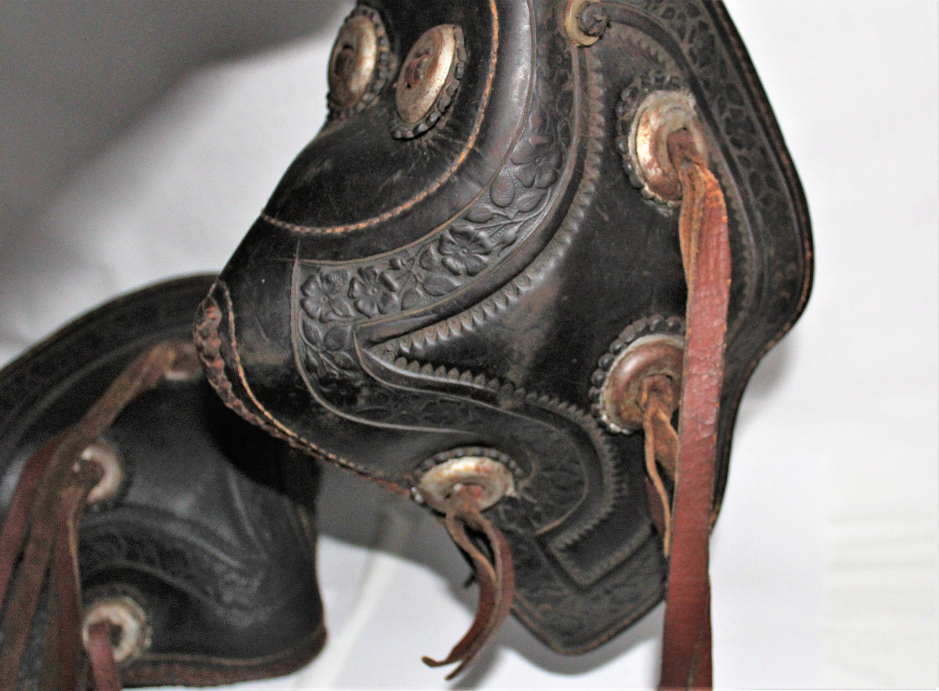 Long Hang Tapaderos Stirrups, Western Home Decor, Western Americana
