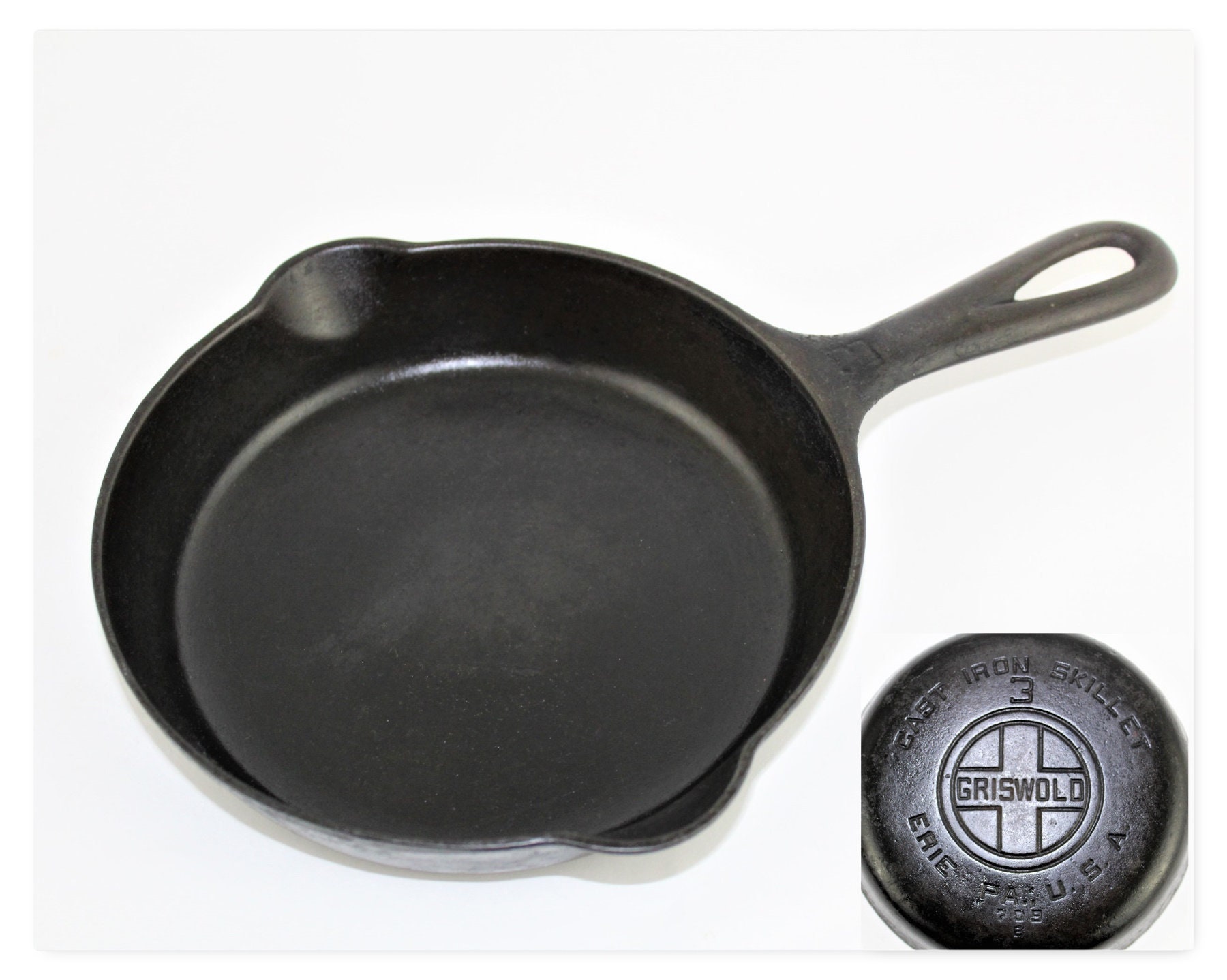 Vintage Griswold 3 Cast Iron Skillet 709 B