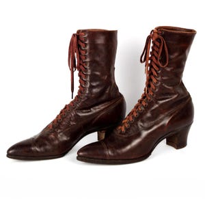 Rare Victorian Era Women&#39;s Brown Leather High Top Lace-Up Boots - Antique Footwear from Postville, Iowa