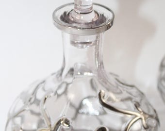 ヴィンテージシルバーオーバーレイガラスカラフェペア：バーウェア愛好