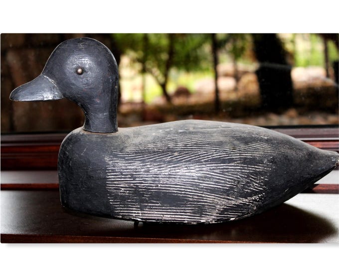 Handcrafted Primitive Wooden Duck Decoy - Vintage-Inspired Hunting Collectible for Rustic Home Decor
