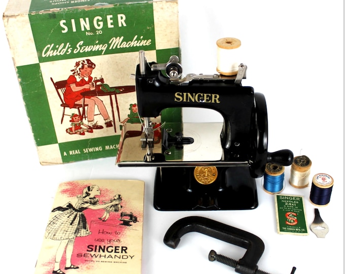 Vintage 1950s Singer Sewhandy Model #20 Mini Sewing Machine, Educational Toy Craft Room Decor