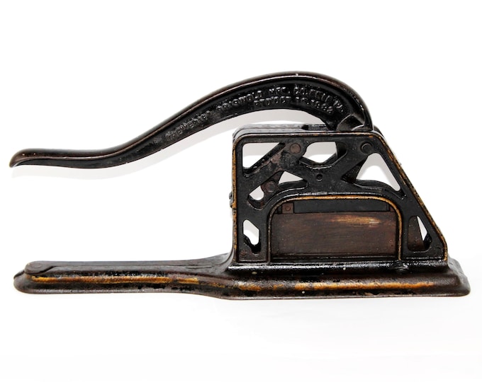 Antique 1883 Griswold Cast Iron Tobacco Cutter, "The Erie"