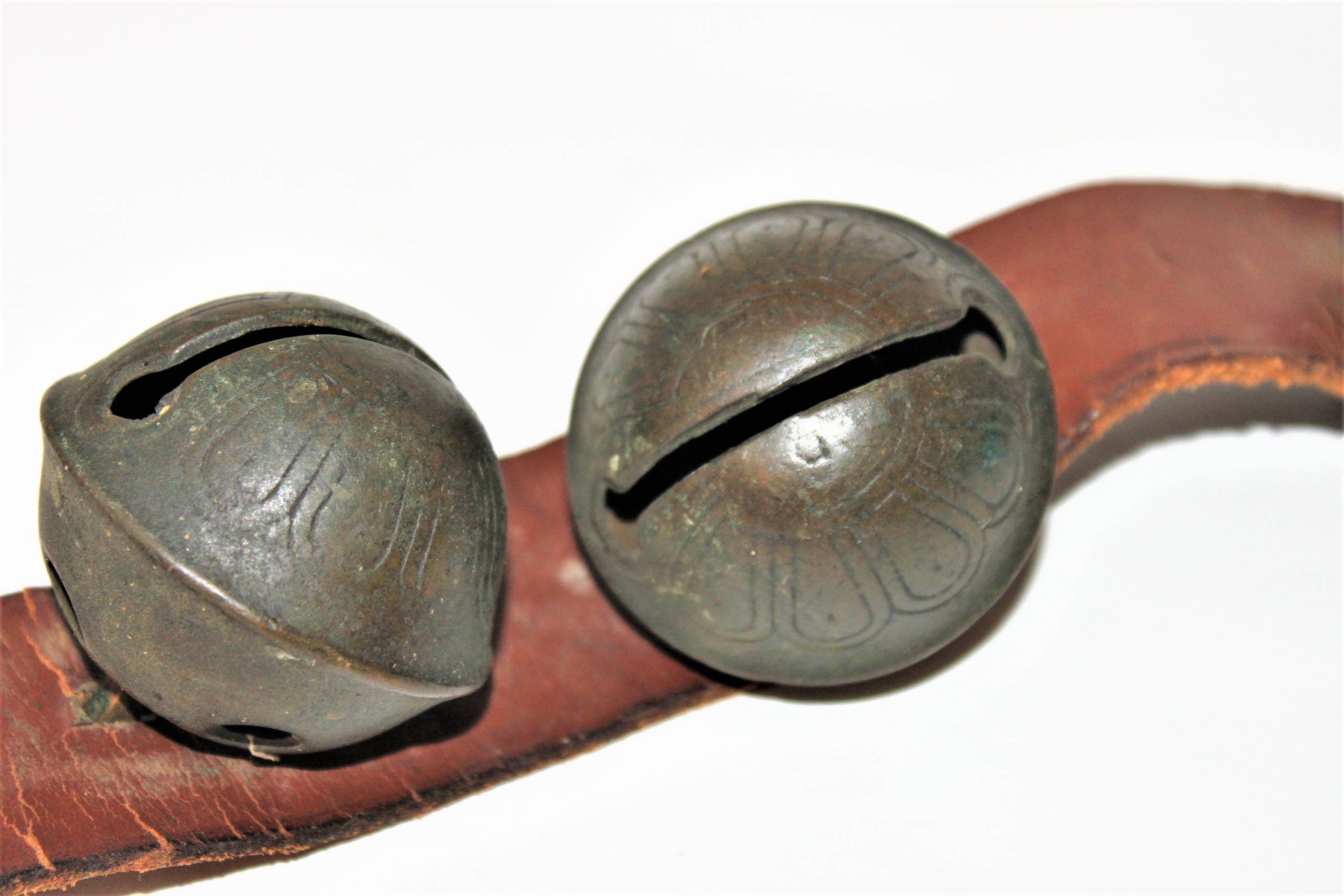 Antique 1800s Brass Petal Bells, Set of 10 Brass Sleigh Bells sizes 9