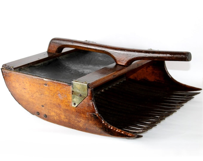 Vintage Massachusetts Wooden Cranberry Scoop: 1900s Antique Farm Harvesting Tool for Rustic Decor