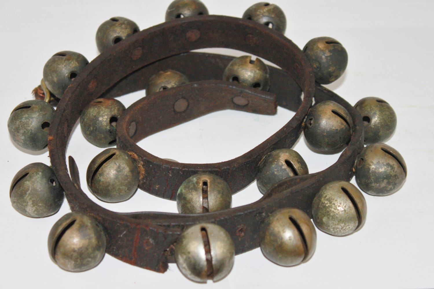 Antique Set of 20 Brass Sleigh Bells, Vintage Sleigh Bells, Jingle Bells