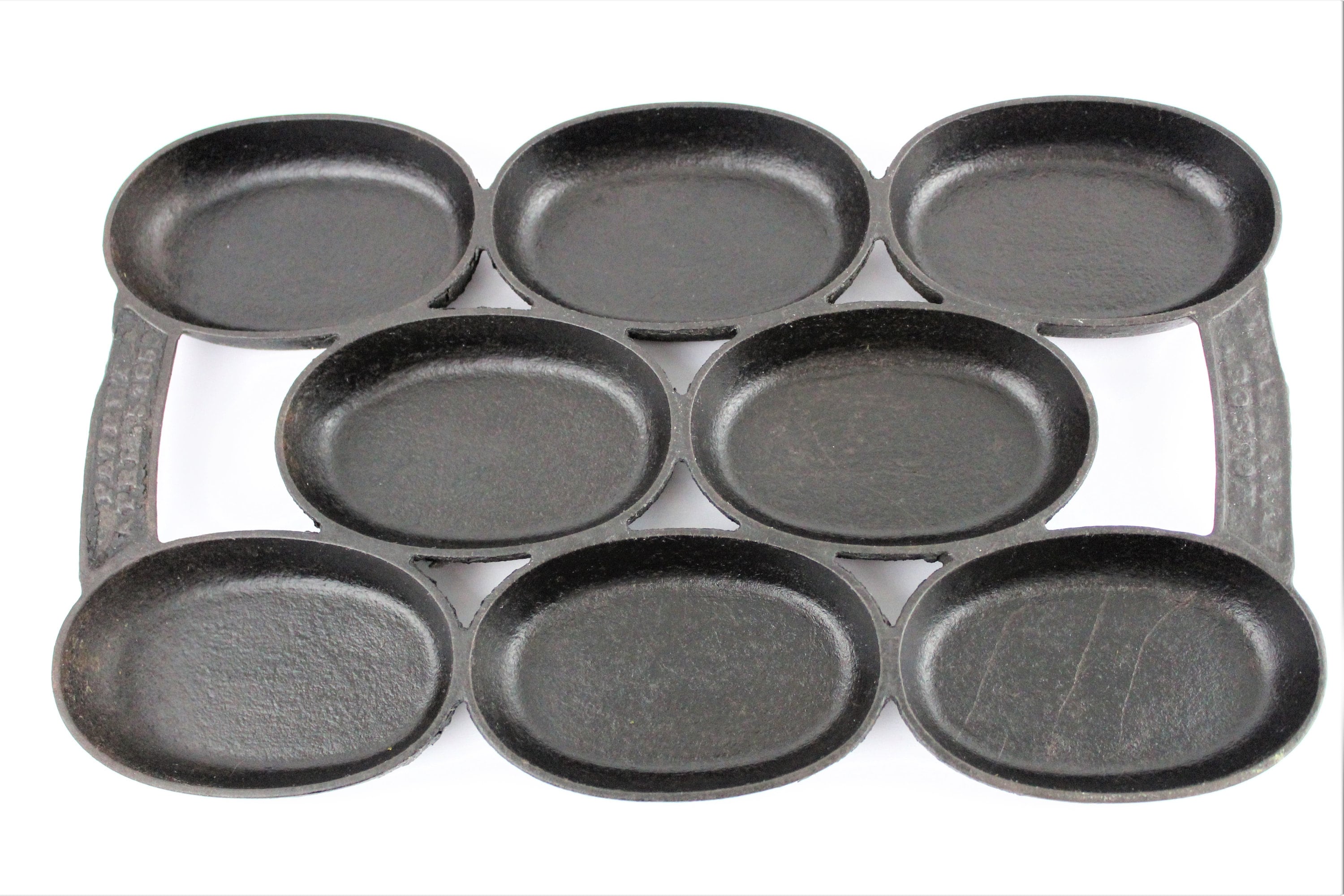 Cast Iron M (Vintage Gem Muffin Pan)