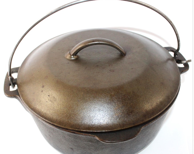 Antique Wagner Ware Cast Iron Dutch Oven with Lid – 5 Quart