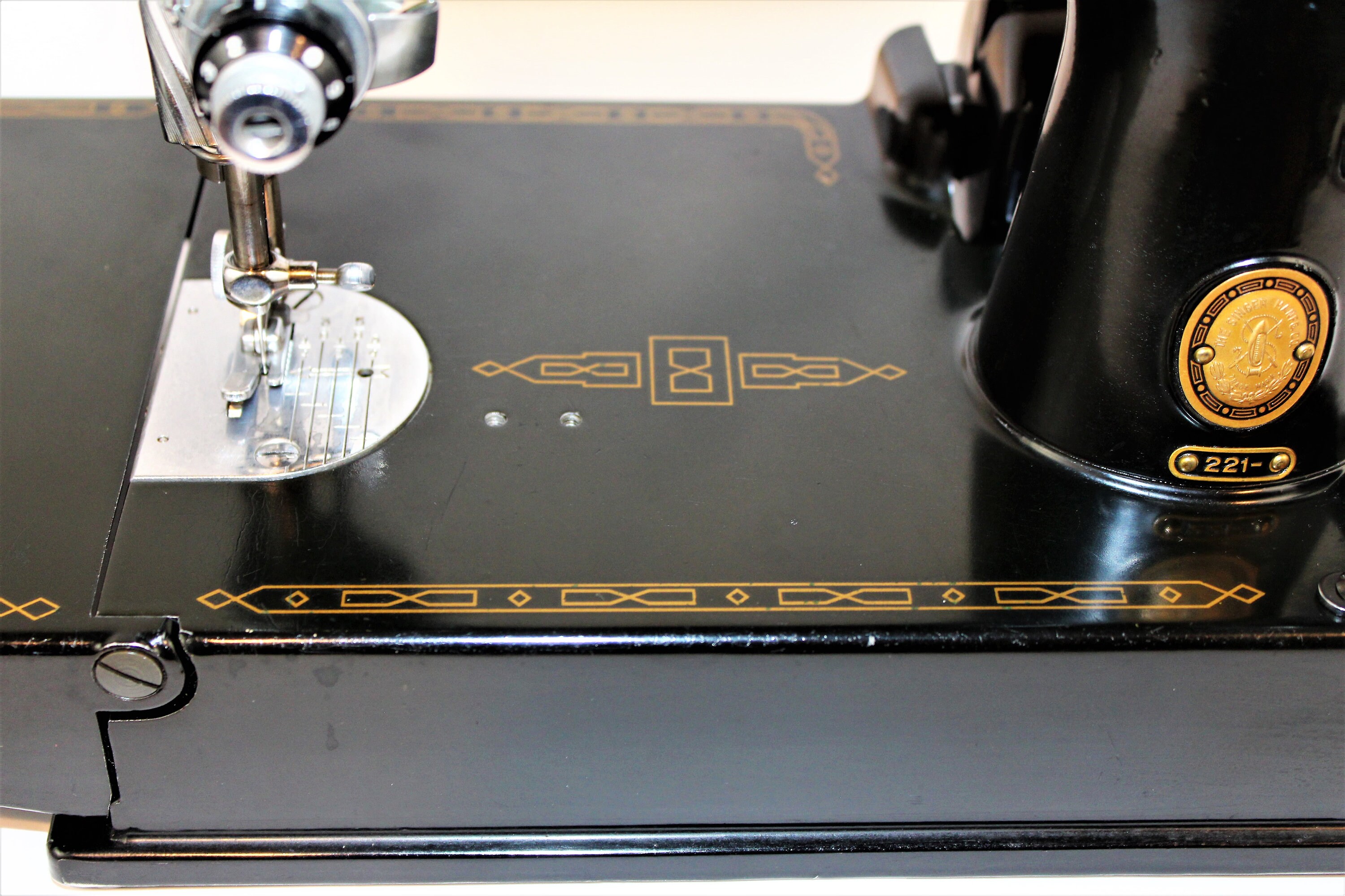 1955 Singer 221 Featherweight Sewing Machine, Cleaned and Serviced