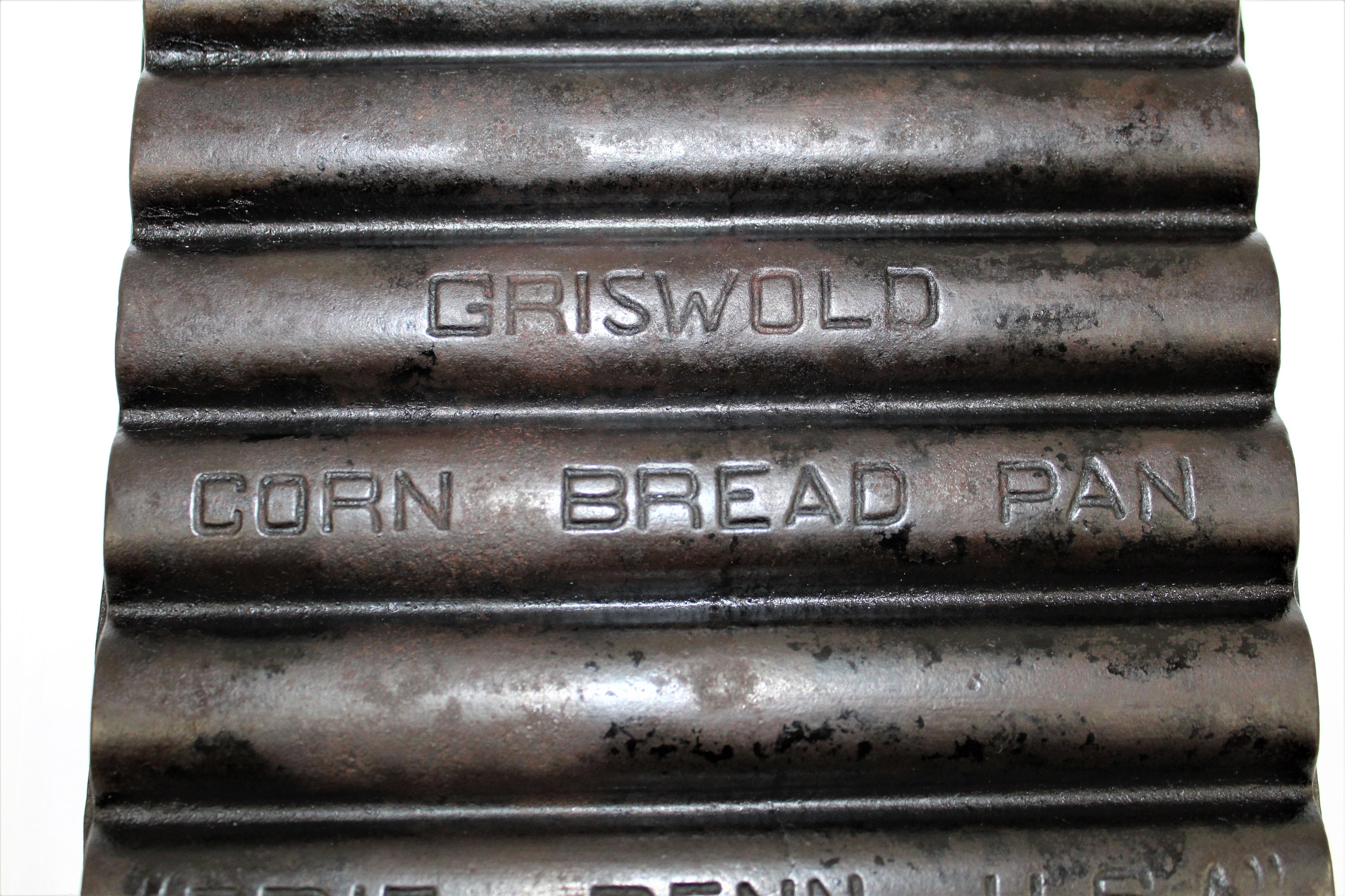 Griswold No. 22 Cast Iron Corn Bread Pan - 954
