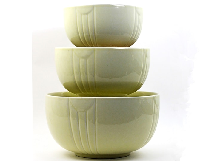 1930s Hall Pottery Creamy Yellow Nesting Bowl Set, Ceramic Bowls