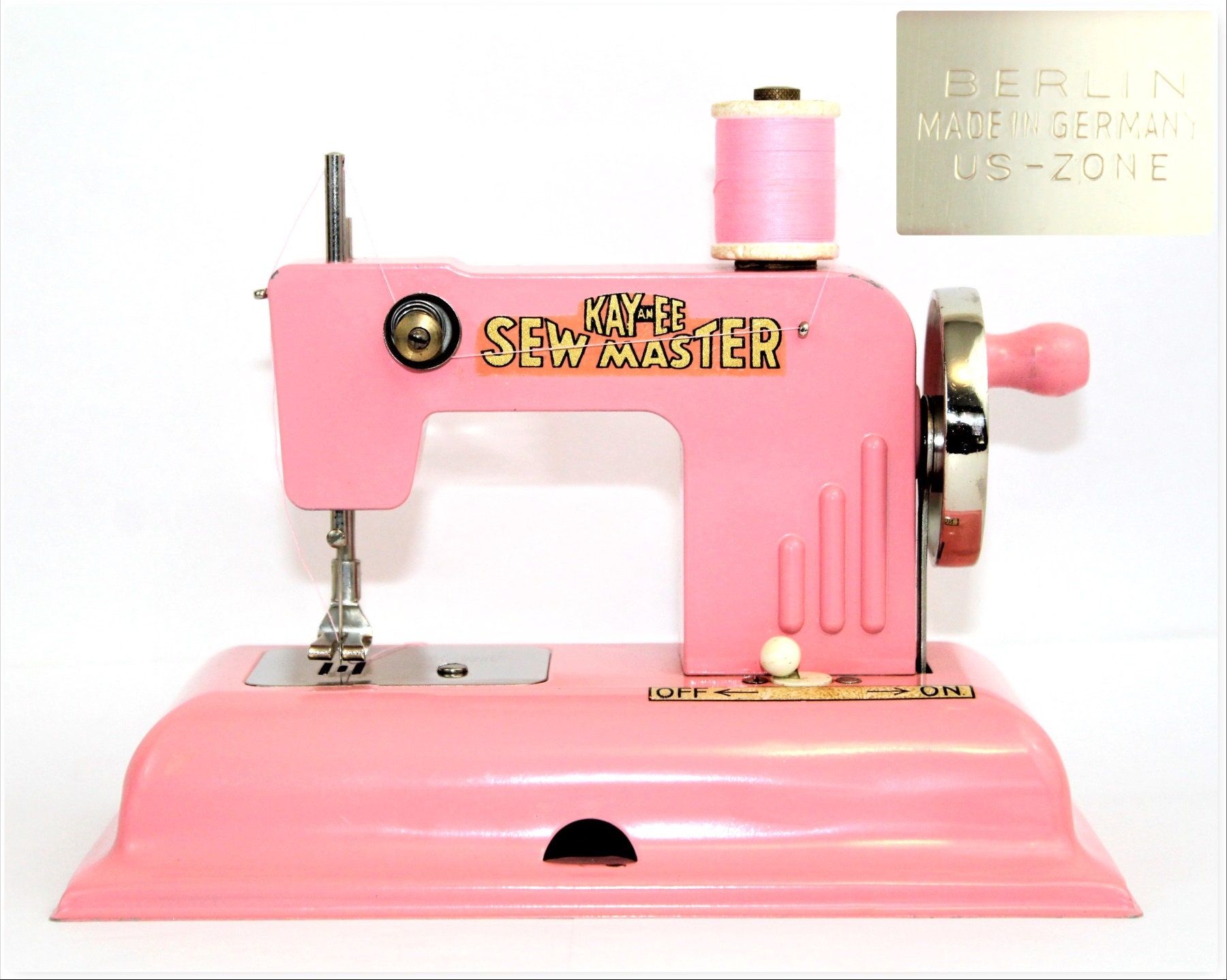 Vintage Kayser Sewing Machine, Rare Sewing Machine, Portable Sewing Machine  With Case and Key, Machine à Coudre Rétro. 