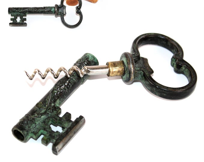 Vintage Italian Key Corkscrew: Elegant Mid-Century Wine Bottle Opener for Collectors & Enthusiasts