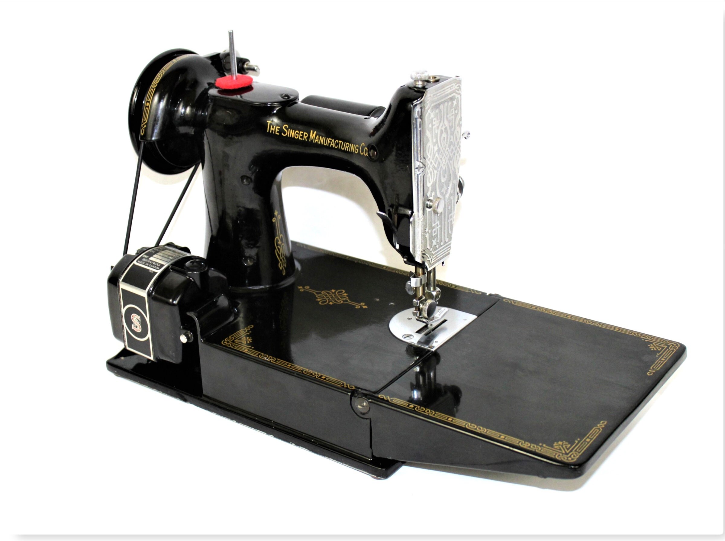 Singer 2211 Portable Featherweight Sewing Machine and Carrying Case