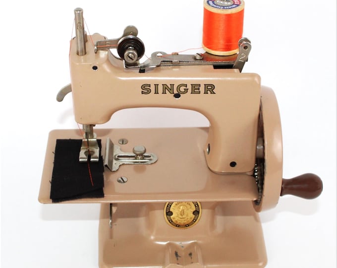 1950s Singer Sewhandy Model 20 Sewing Machine, Child Size Sewing Machine