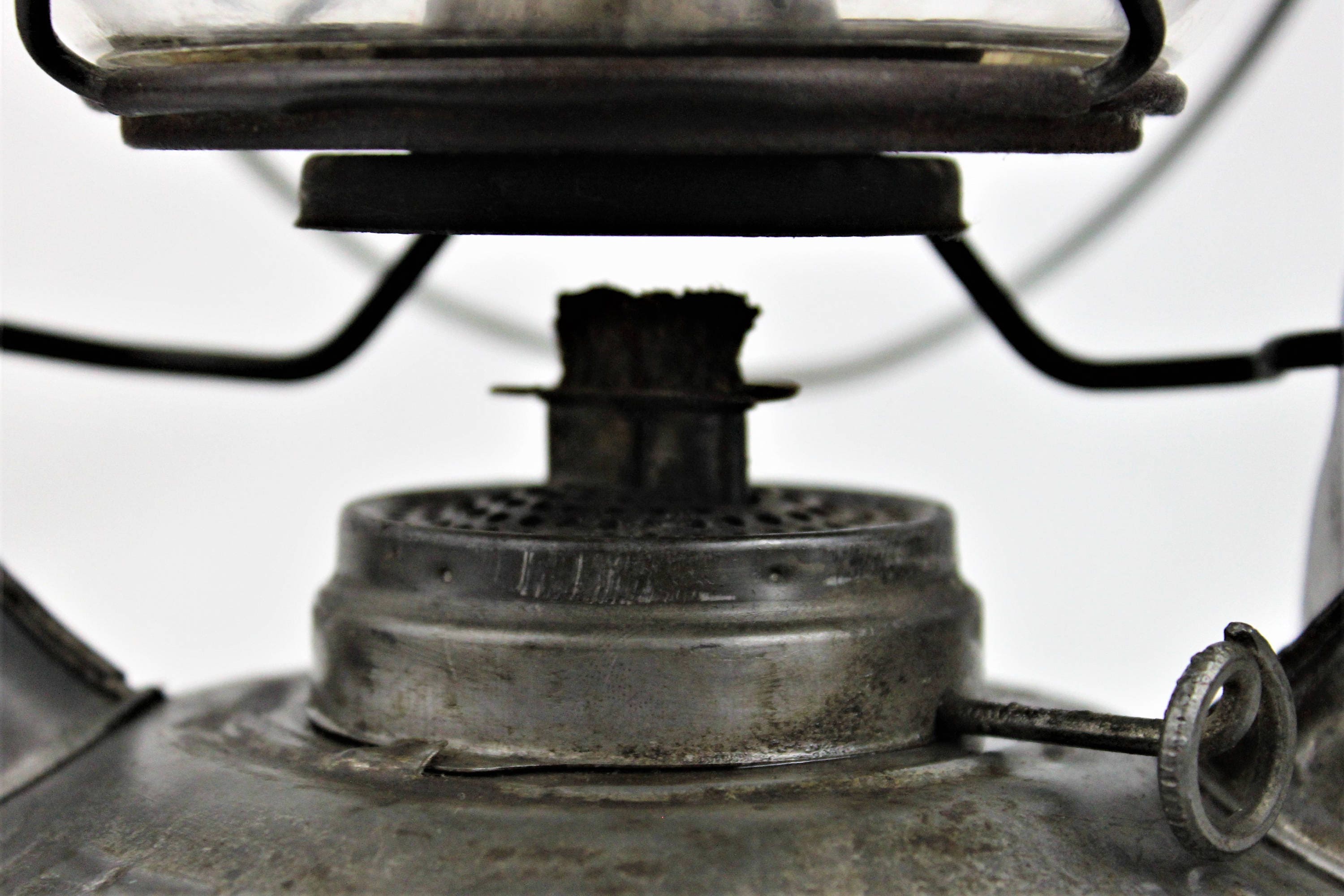 Antique 1923 Dietz No.2 D-Lite Lantern Antique 1923 Dietz No.2 D-Lite Lantern