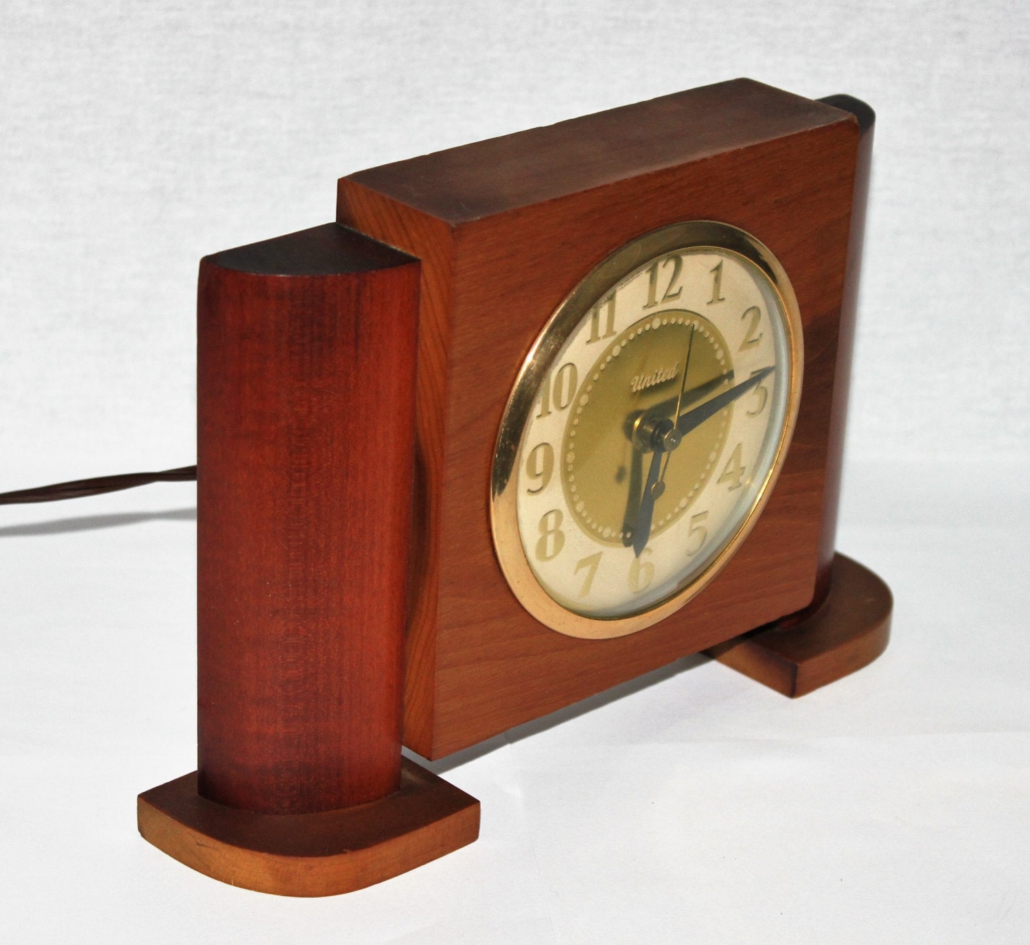 MidCentury Modern 1950s United Mantel Clock