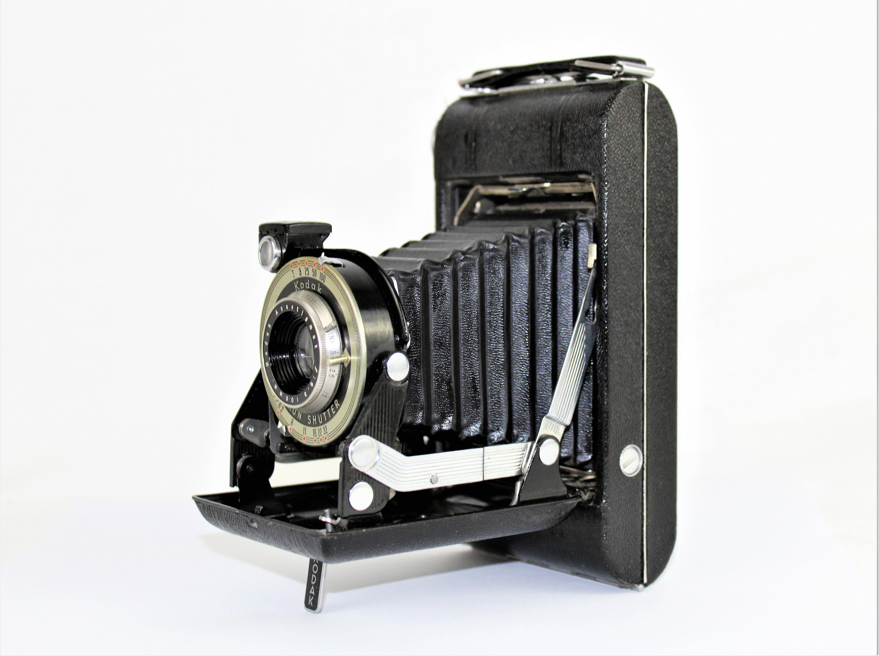 Vintage Camera / Eastman Kodak / Vigilant Junior six20 Camera / 1940s