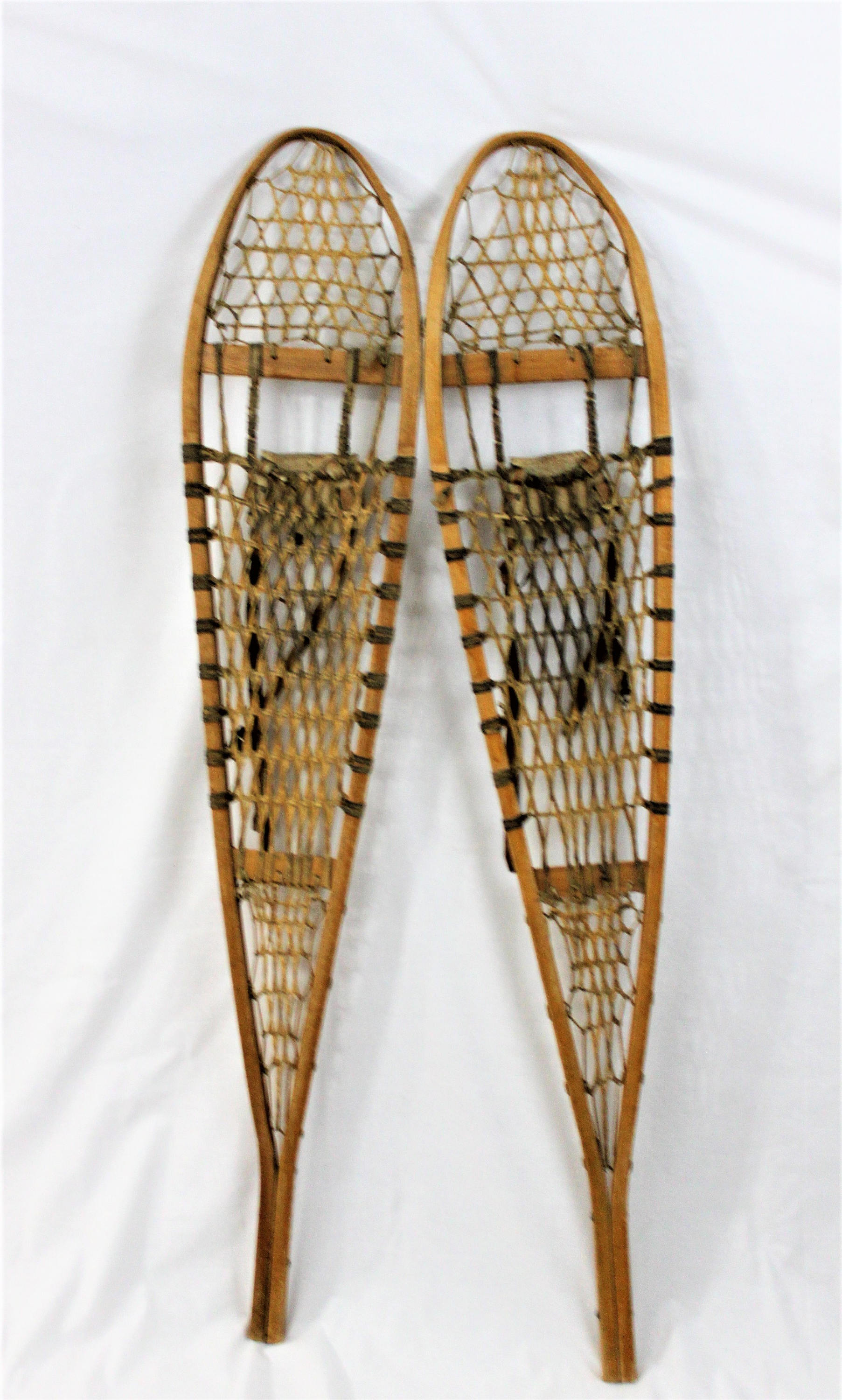 Vintage Pair of 55 Wood Canadian Spacecraft Snowshoes 10 x 55