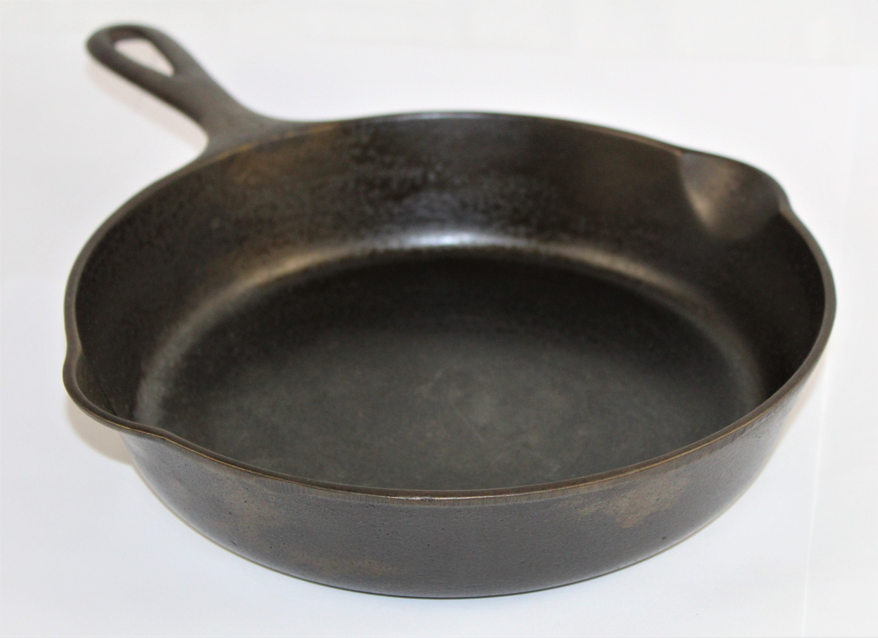 Griswold Cast Iron Skillet #6, 699 K